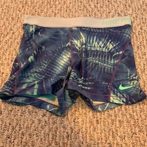 Size large Nike Pros